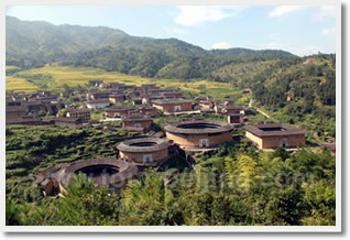 Xiamen Tulou Petian Village Three Day Tour